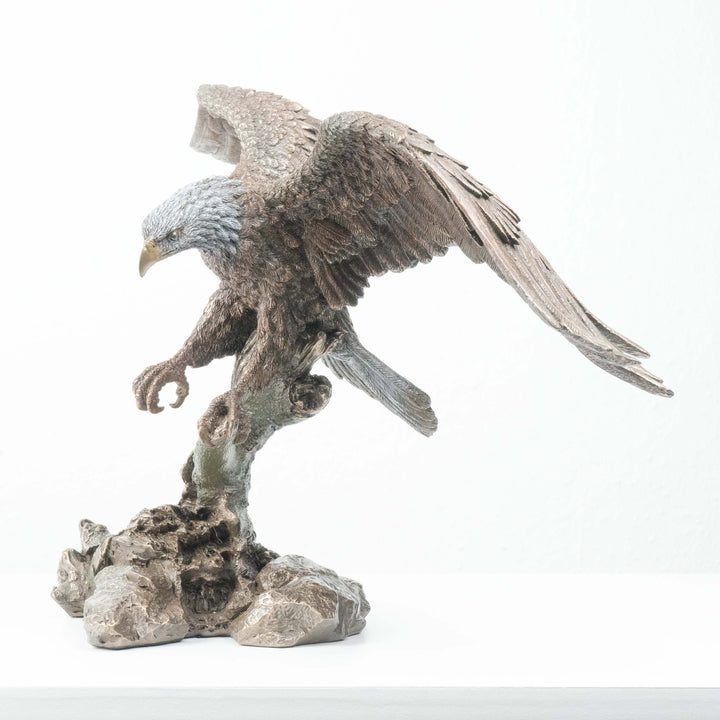 Adler Jagend (Bronzierte Skulptur aus Kunstharz)