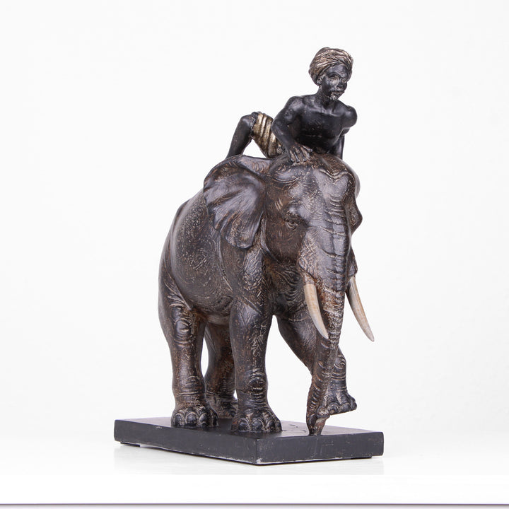 Elefantenstatue mit Reiter (Kunstharz)