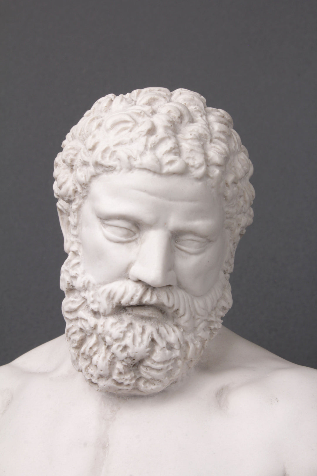 Farnese Herkules Statue (mit schwarzem Sockel)