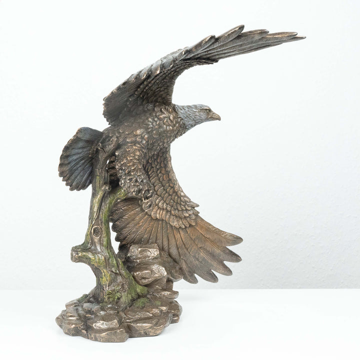Adler Fliegend (Bronzierte Skulptur aus Kunstharz)