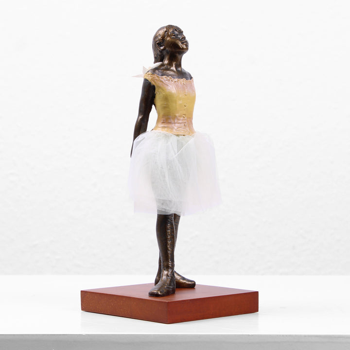 Kleine Tänzerin Statue (Bronzierte Skulptur aus Kunstharz)