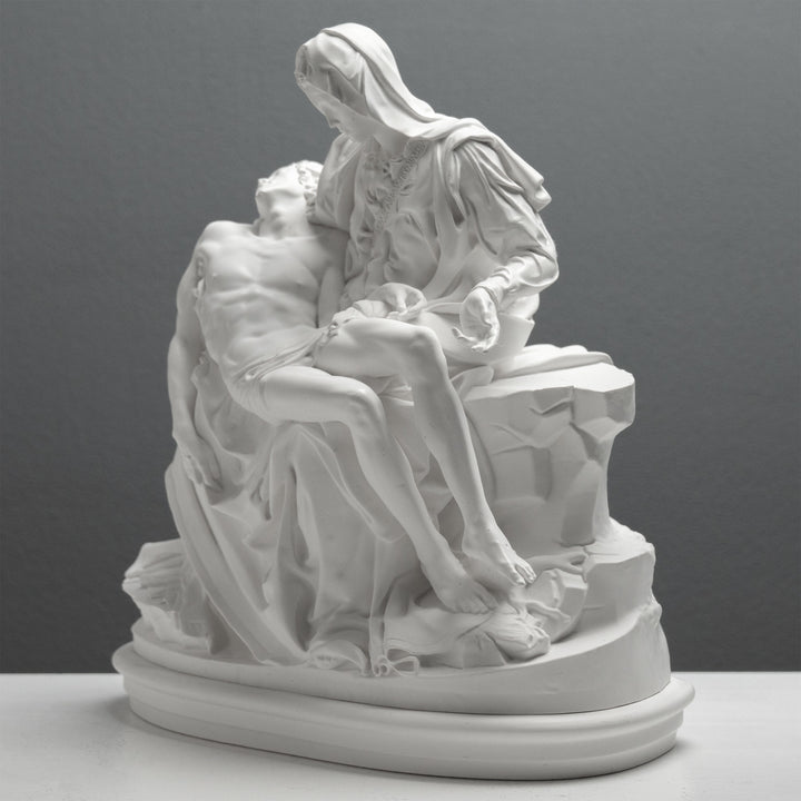 Michelangelos Pietà Skulptur – Weiße Statue (Vatikanisches Museum)