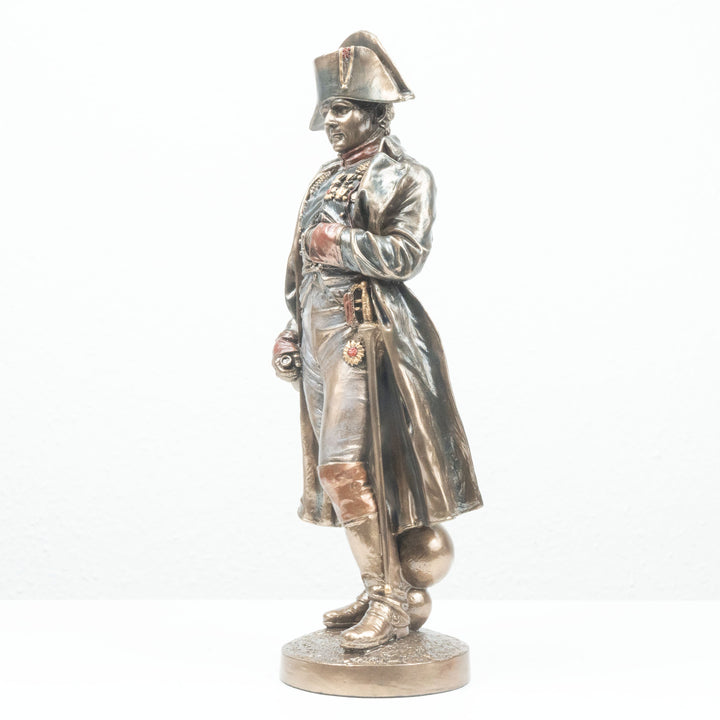 Napoleon Bonaparte Stehend (Bronzierte Skulptur aus Kunstharz)
