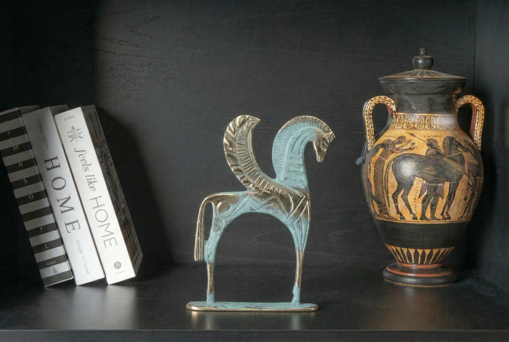Pegasus Statue — Geflügeltes Pferd der griechischen Mythologie (Messingskulptur)