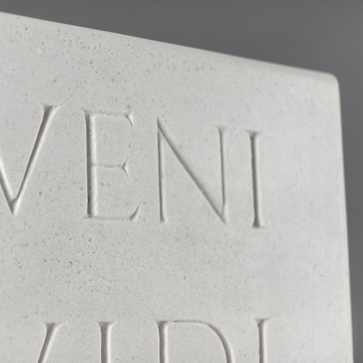Buchstuetze Veni Vidi Vici – Roemische Inschrift Skulptur