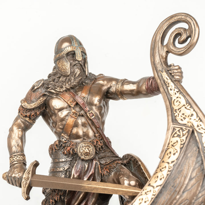 Wikinger-Krieger Statue mit Schwert und Langschiff (Kaltgussbronze-Skulptur)