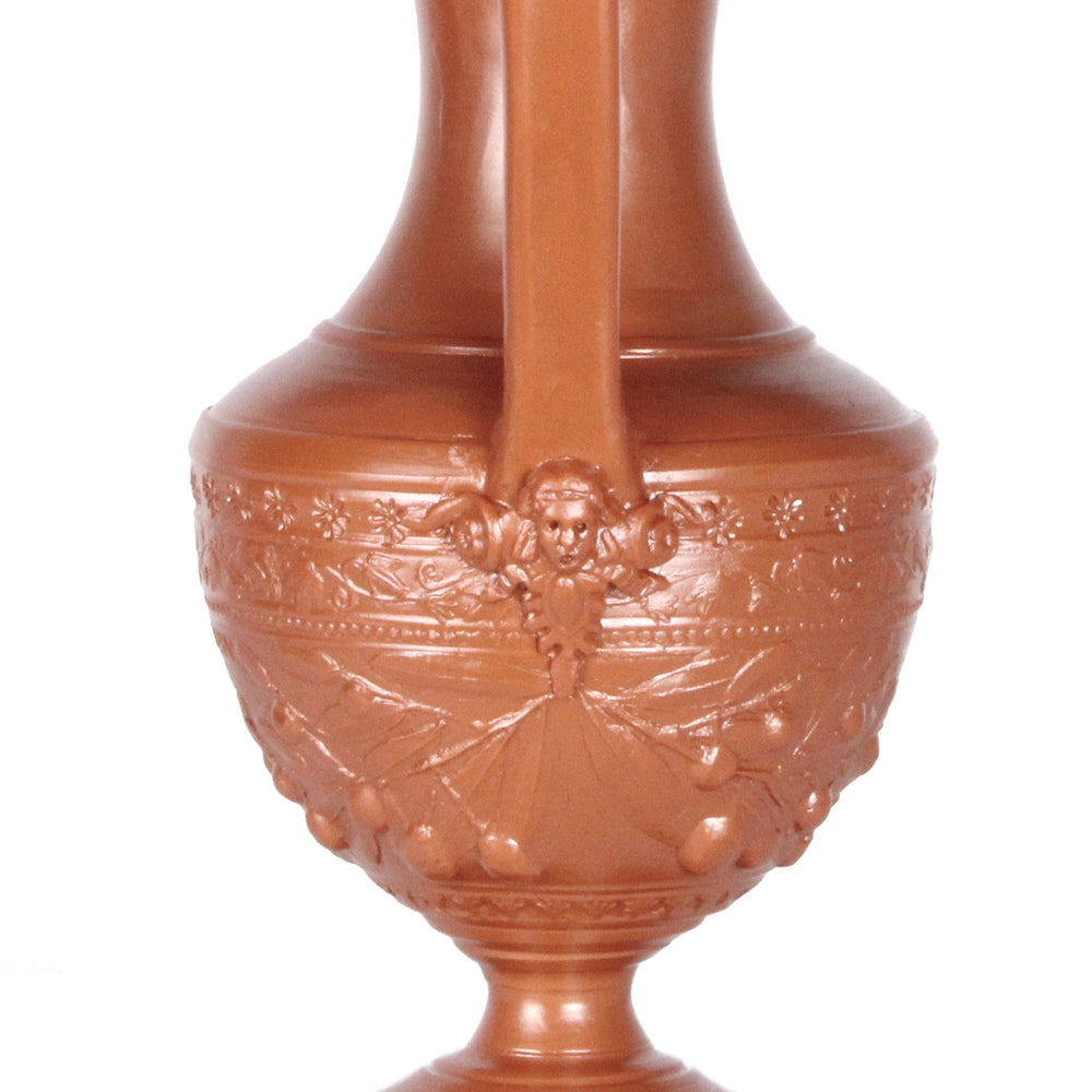 Römischer Krug mit Olivenmotiv