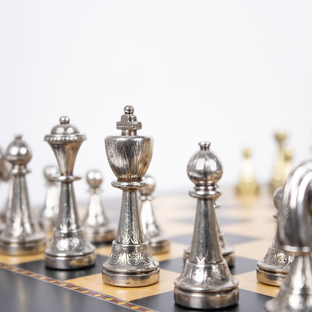 Italfama Staunton Schachset aus Metall mit Premium Queen’s Gambit Holzbrett
