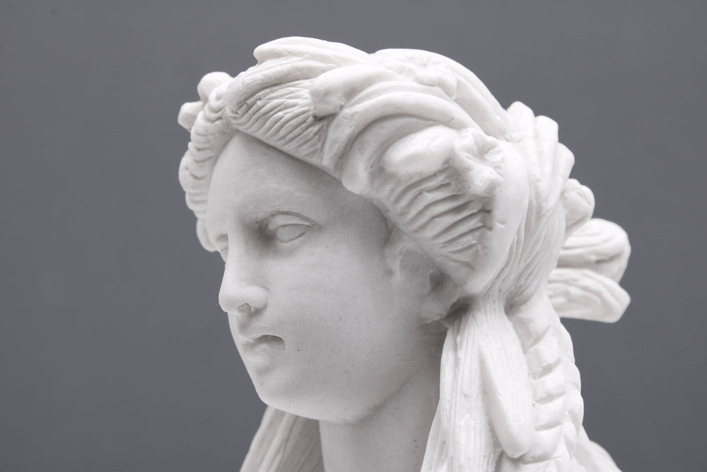 Sphinx Statue (Klein)