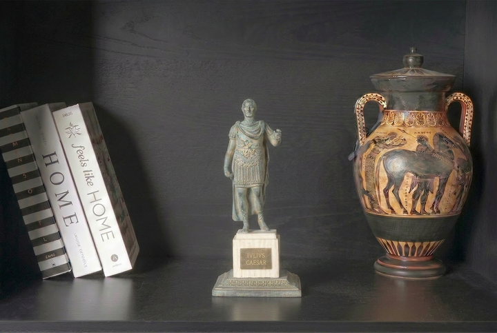 Julius Caesar Statue mit Sockel (Bronzeskulptur)