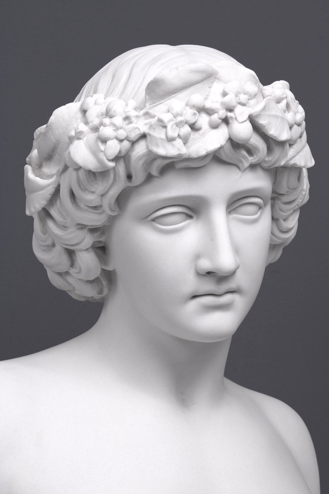 Antinous mit Bacchuskranz Büste