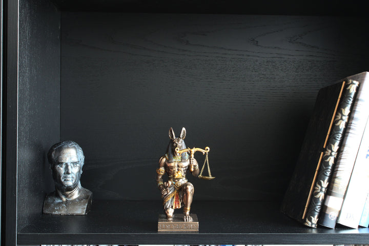 Anubis knieend mit Waage der Gerechtigkeit (Kaltguss-Bronze Skulptur)