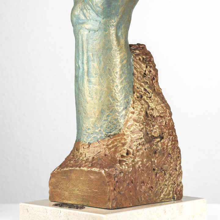 Championfigur „Proelior“ von Anglada auf Marmorsockel