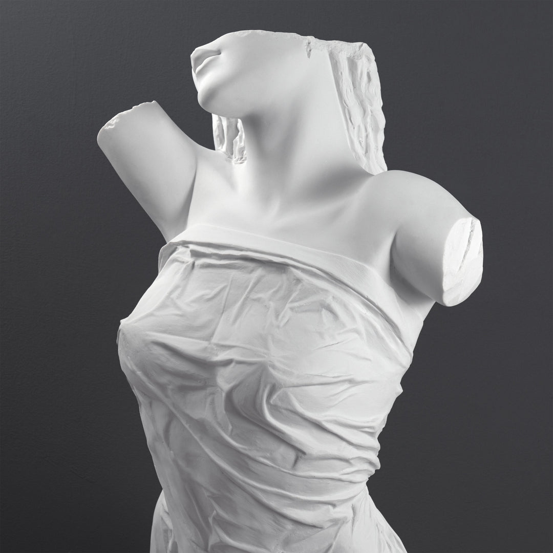 Weiblicher Torso mit Draperie (Moderne klassische Form)