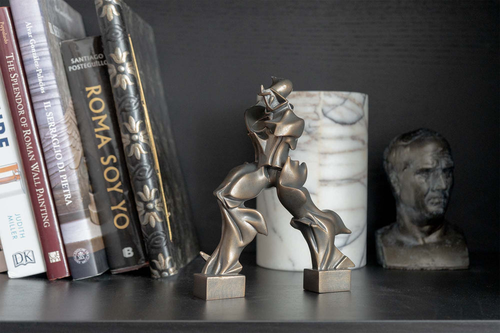 Futuristische Mann Skulptur von Boccioni (Bronzierte Statue aus Kunstharz)
