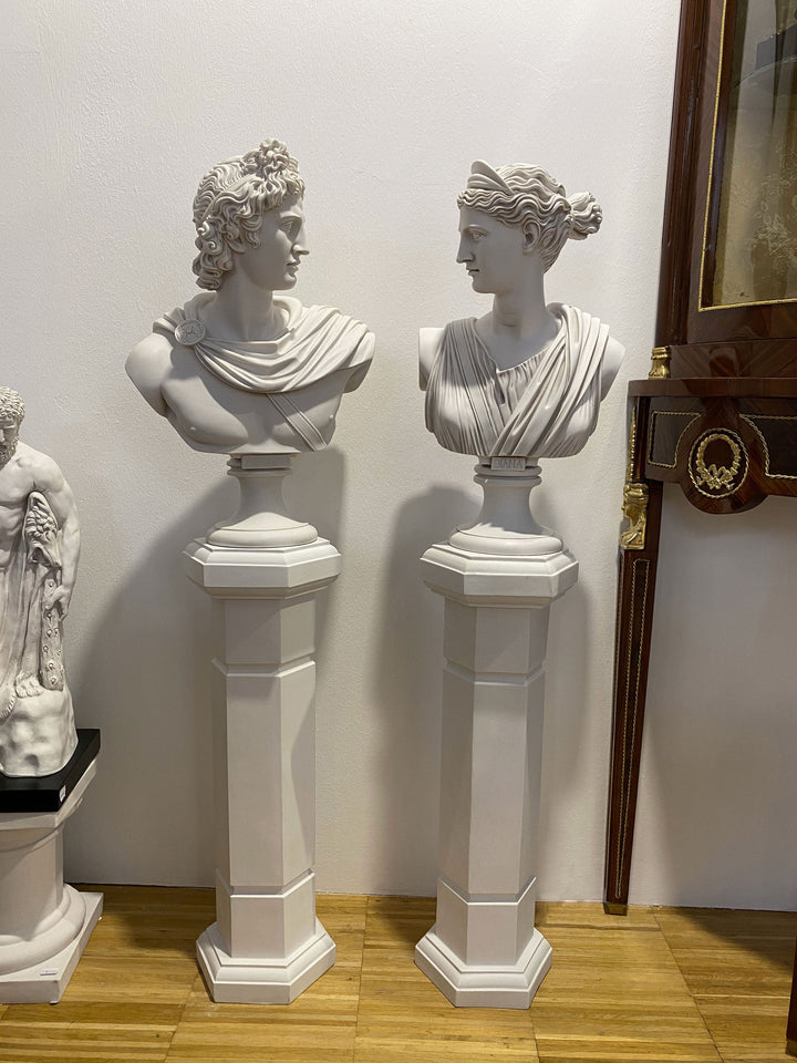 Große Säule für Büste