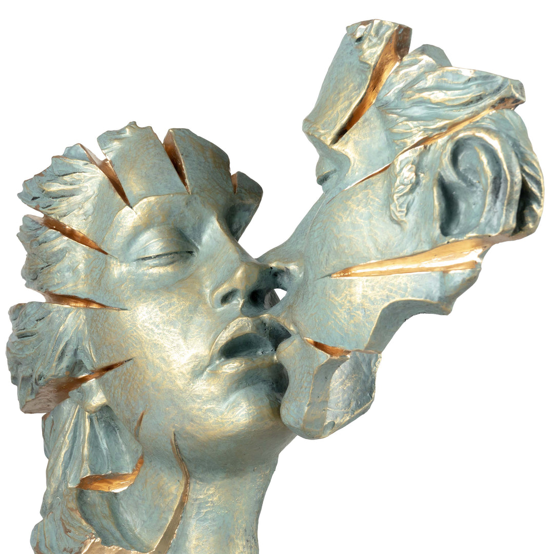 Liebespaarfigur „Approaching Kiss“ von Anglada auf Marmorsockel