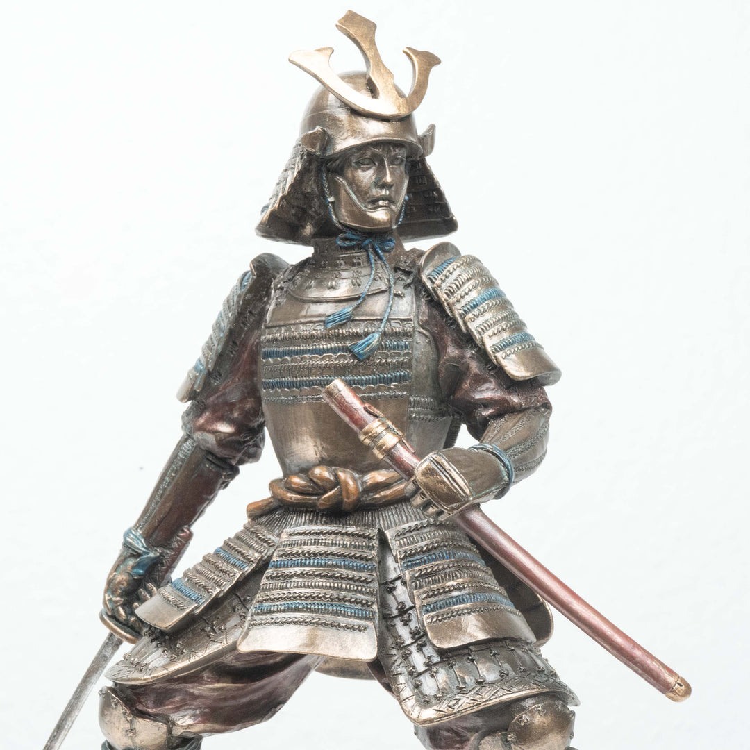 Samurai Krieger mit O-Yoroi (Bronzierte Skulptur aus Kunstharz)