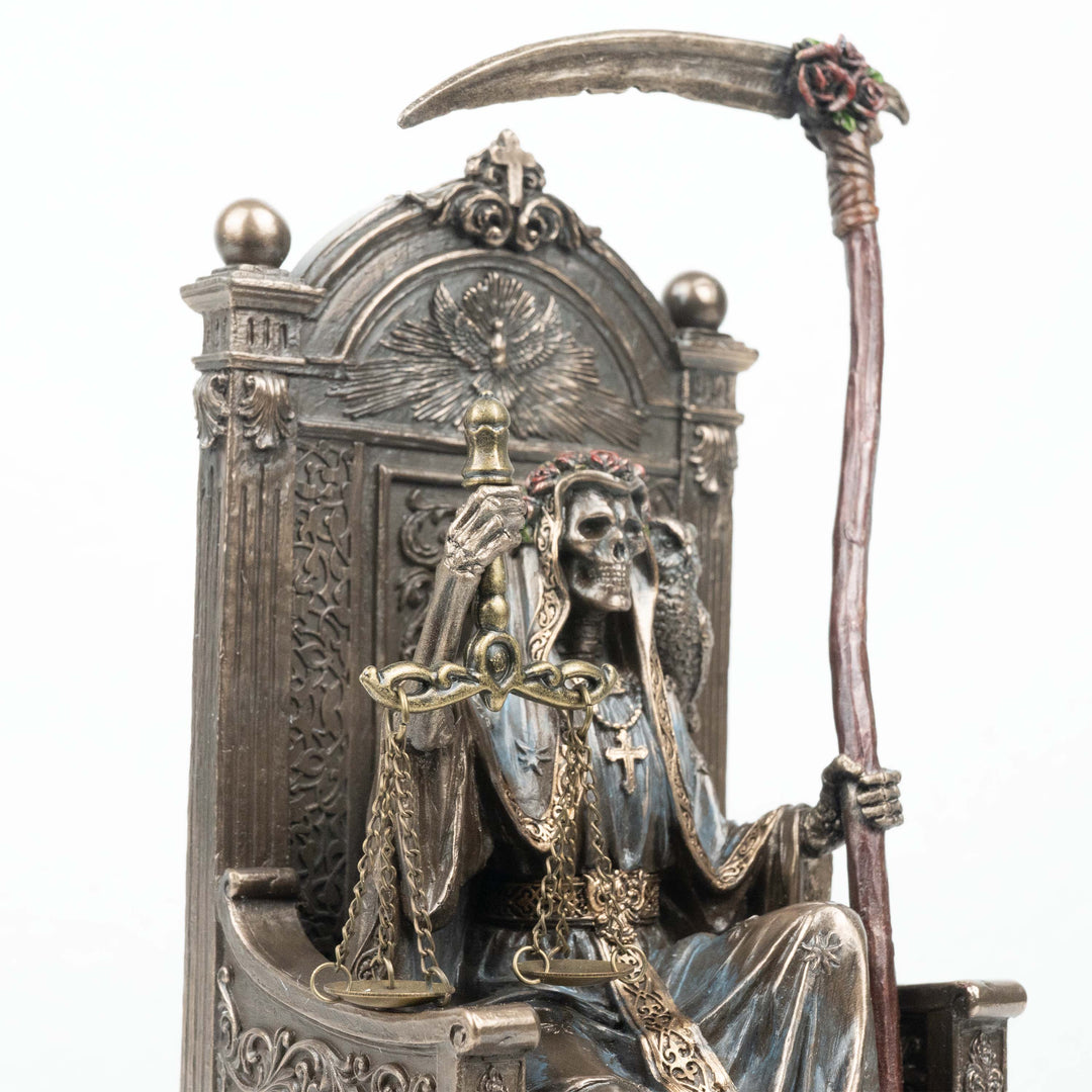 Santa Muerte Statue mit Sense und Waage (Kaltguss-Bronze Skulptur)