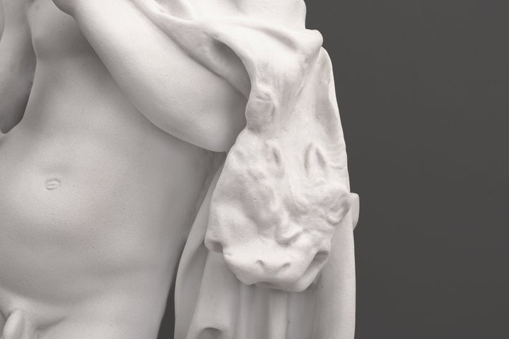 Satyr mit Floete Statue