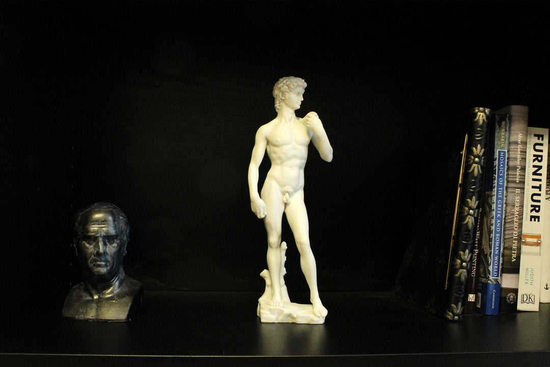 David von Michelangelo (Weiße Skulptur)