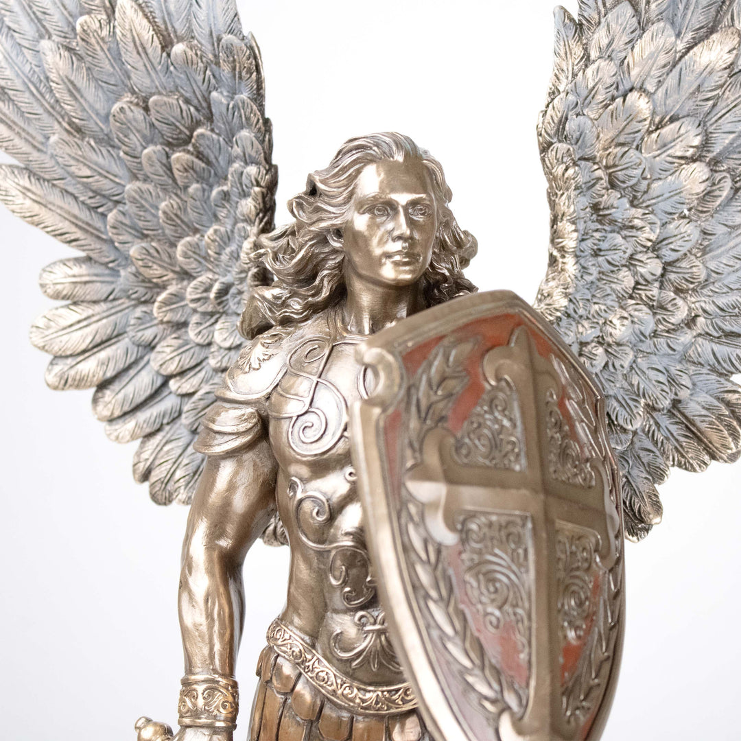 Erzengel Michael Skulptur – Verteidiger des Himmels (Bronzeskulptur)
