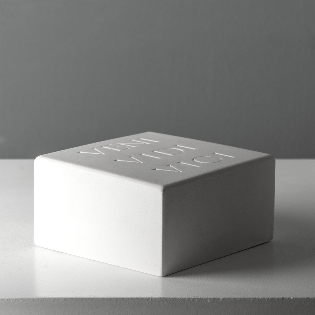 Buchstuetze Veni Vidi Vici – Roemische Inschrift Skulptur