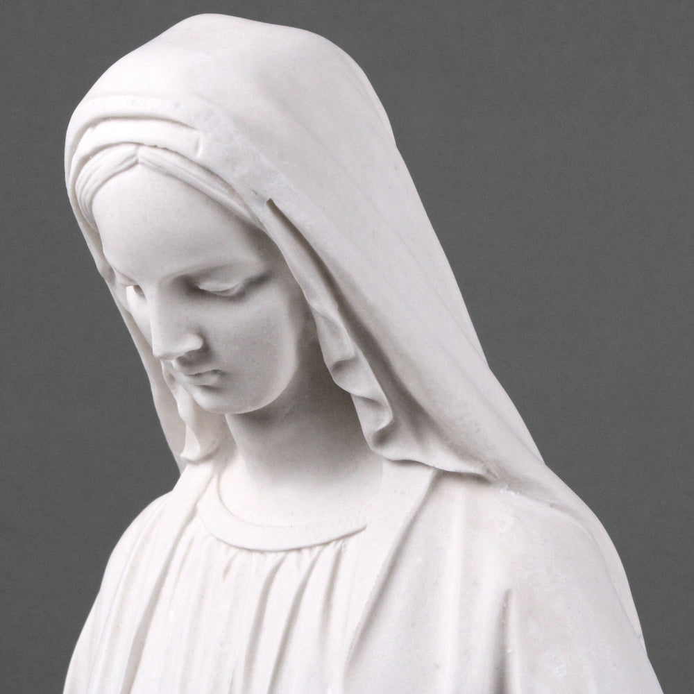 Jungfrau Maria Gartenstatue