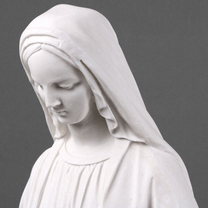 Jungfrau Maria Gartenstatue