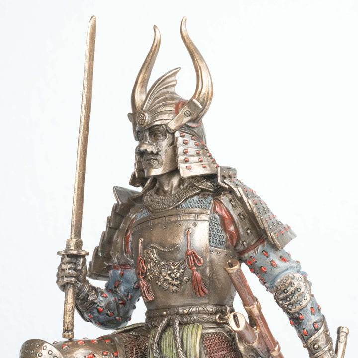Samurai Krieger (Bronzierte Skulptur aus Kunstharz)