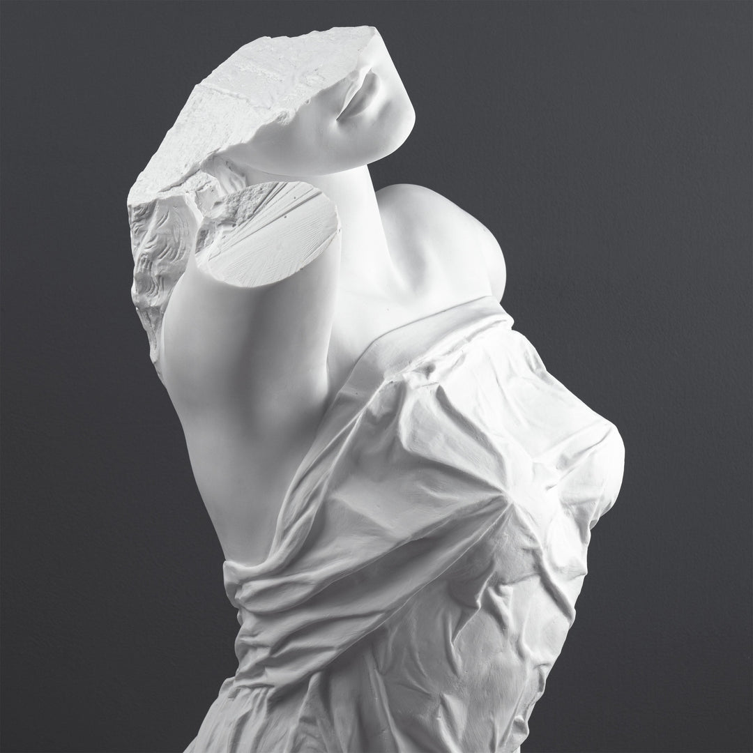 Weiblicher Torso mit Draperie (Moderne klassische Form)
