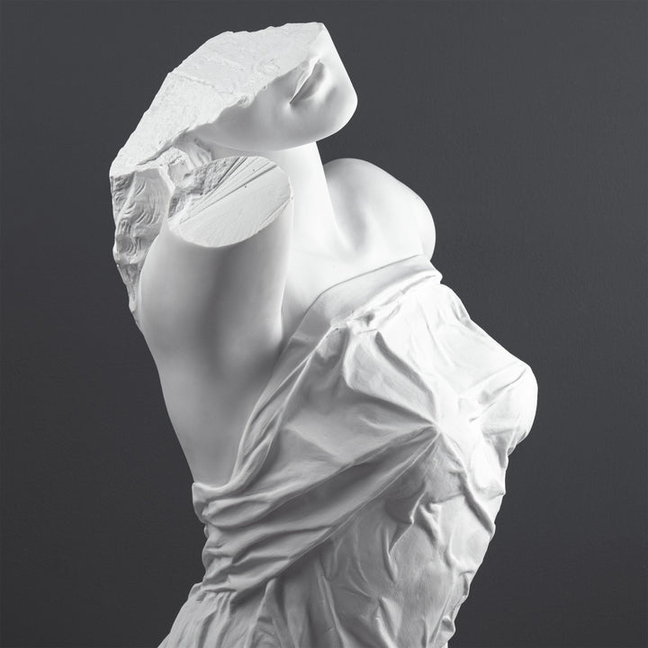 Weiblicher Torso mit Draperie (Moderne klassische Form)