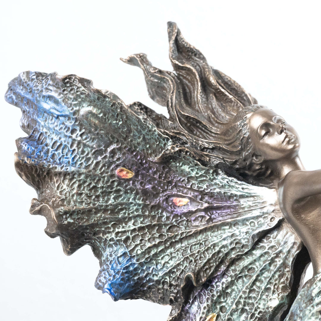 Fee Statue Where Moonbeams Fall von Josephine Wall (Kaltguss-Bronze Skulptur)