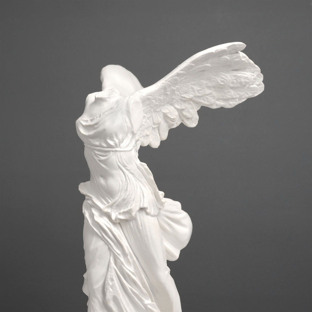 Nike Göttin des Sieges Statue (Kunstharz)