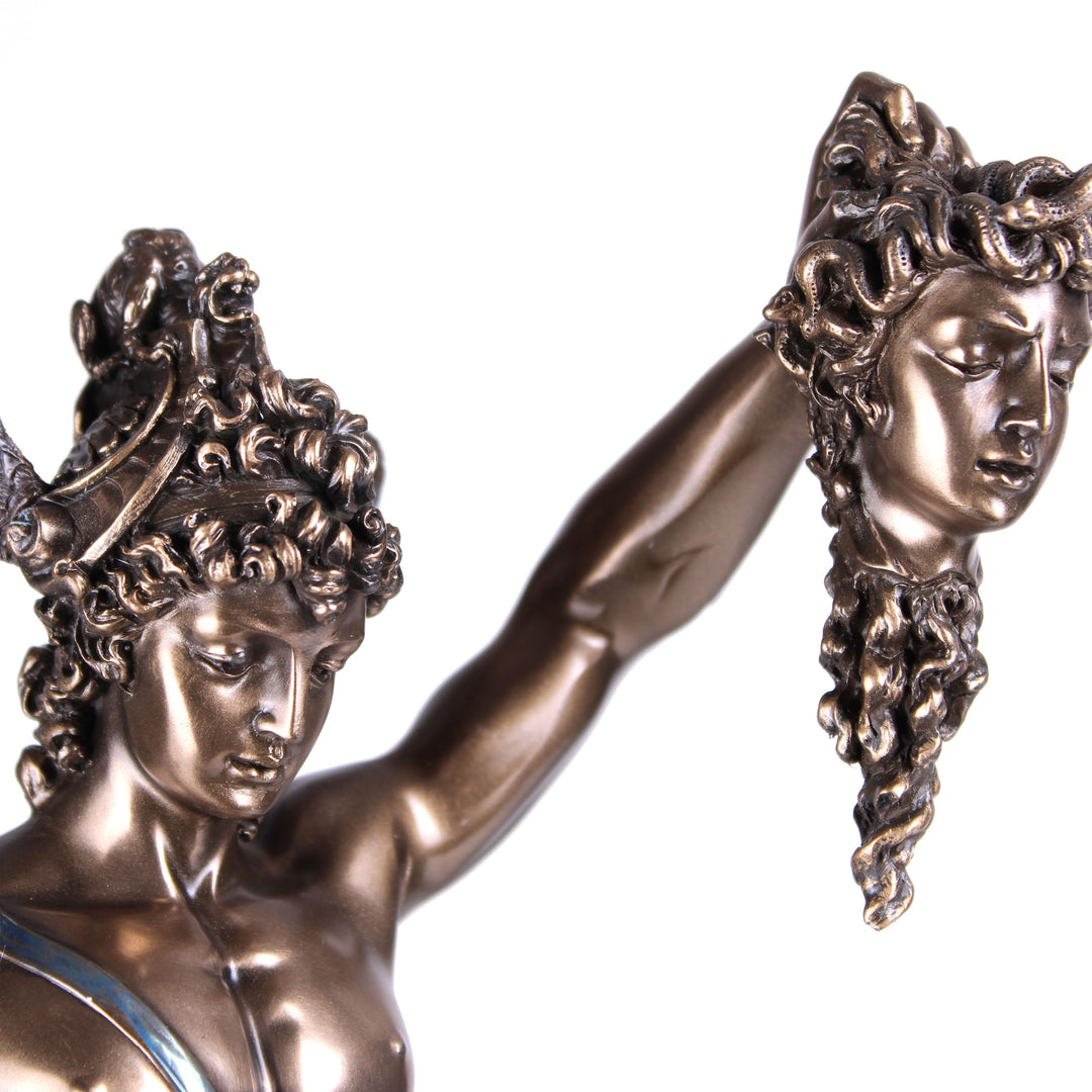 Perseus mit Medusakopf (Bronzierte Skulptur aus Kunstharz)