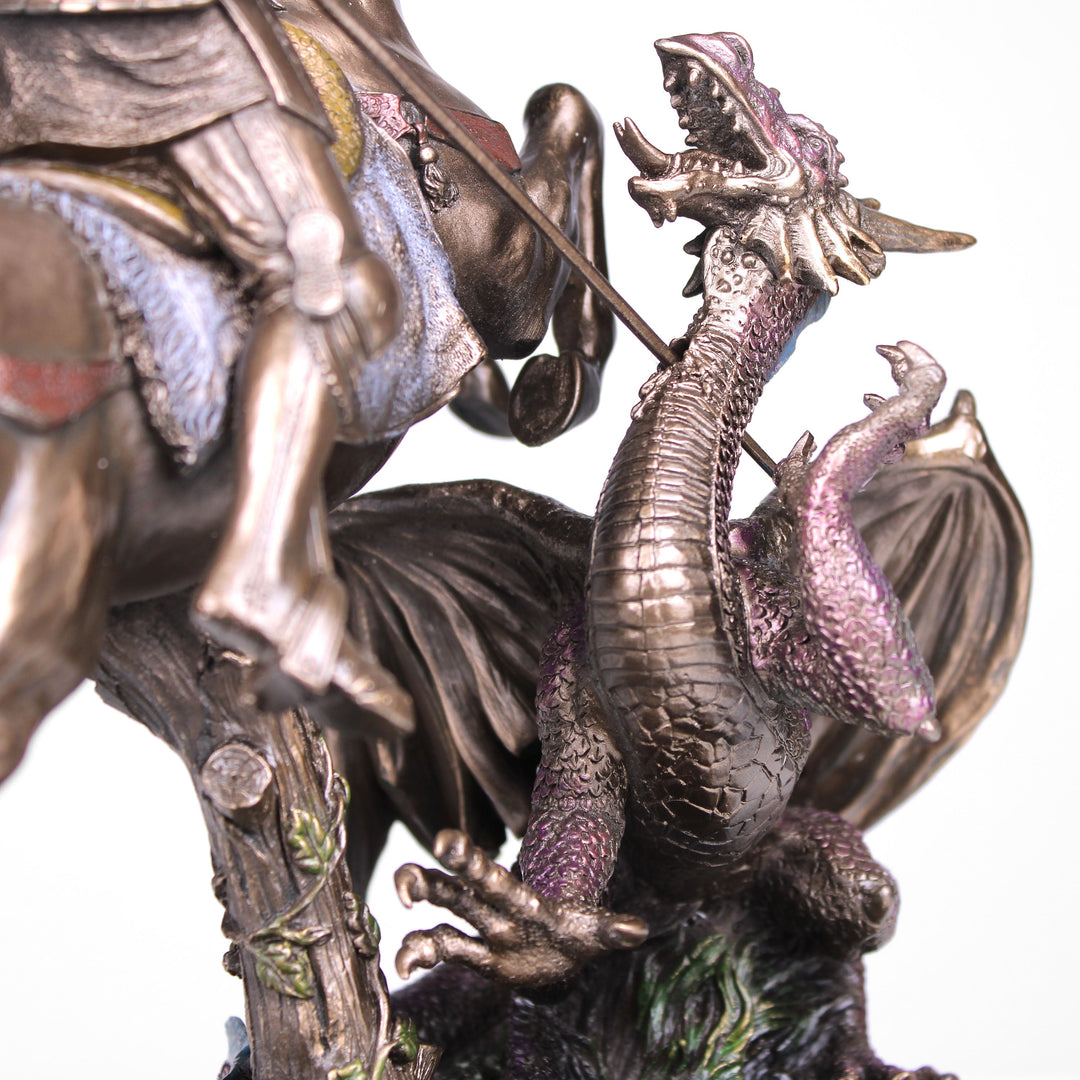 Heiliger Georg Tötet den Drachen (Bronzierte Skulptur aus Kunstharz)