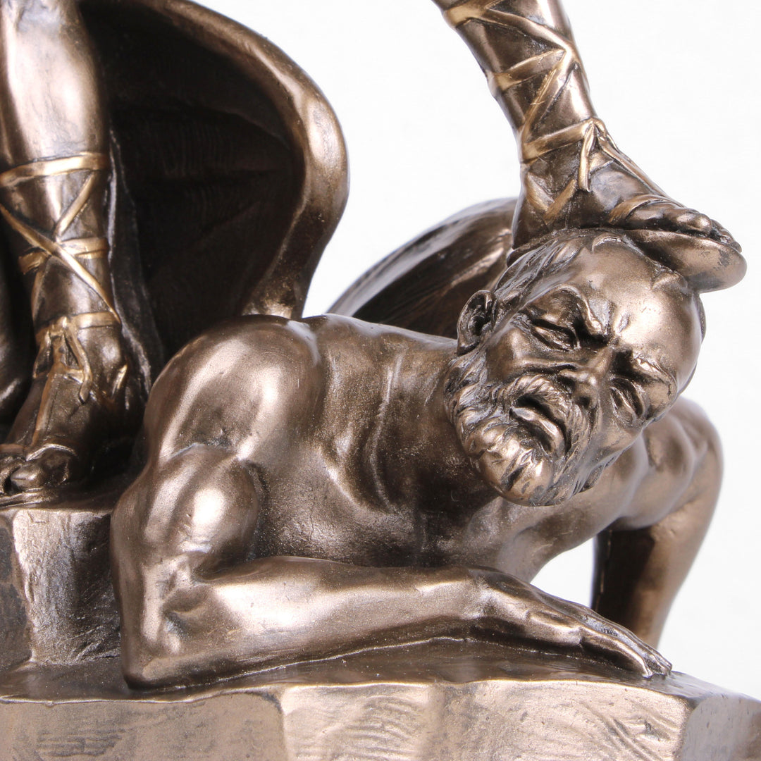 Heiliger Michael (Bronzierte Skulptur aus Kunstharz)