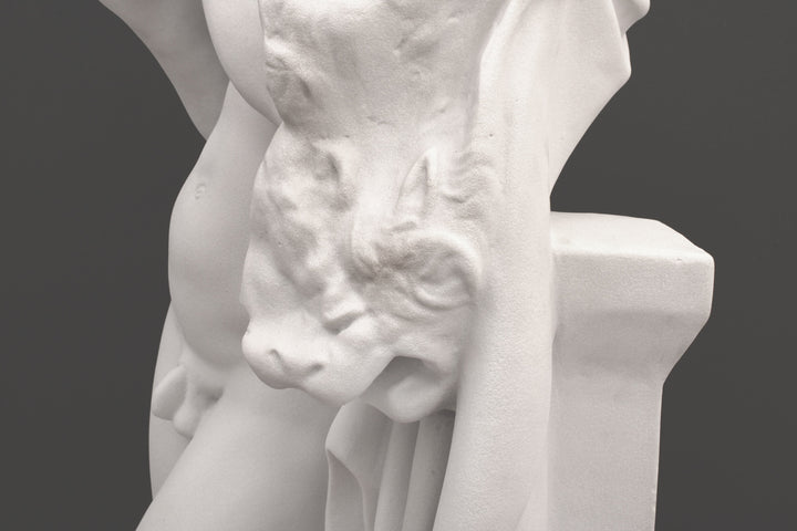 Satyr mit Floete Statue