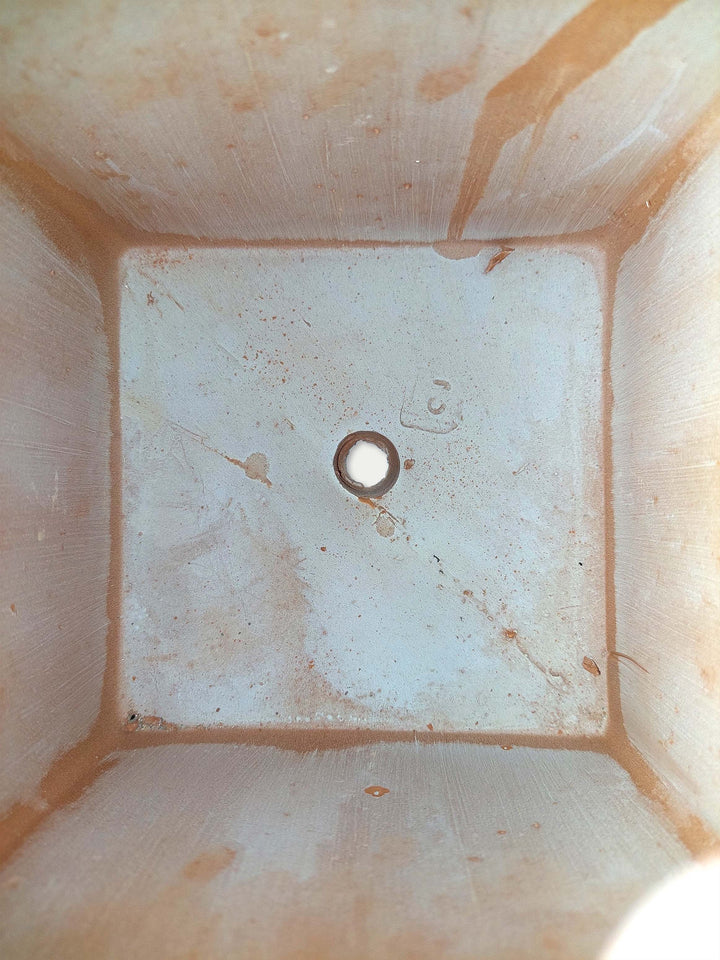 Kleine Quadratische Terrakotta Vase