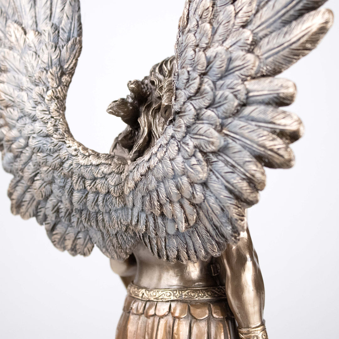 Erzengel Michael Skulptur – Verteidiger des Himmels (Bronzeskulptur)
