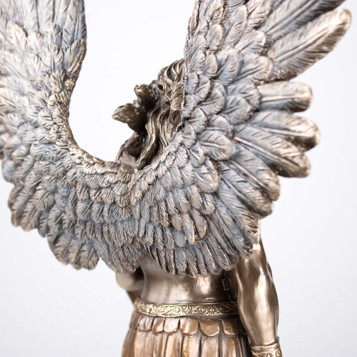 Erzengel Michael Skulptur – Verteidiger des Himmels (Bronzeskulptur)