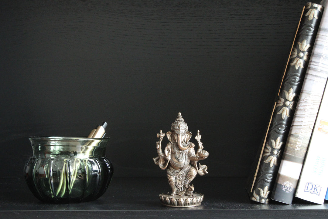 Stehender Ganesha auf Lotos Sockel (Kaltguss-Bronze Skulptur)