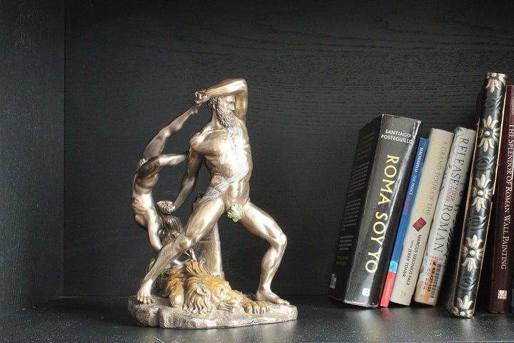 Herkules mit Licha (Bronzierte Skulptur aus Kunstharz)
