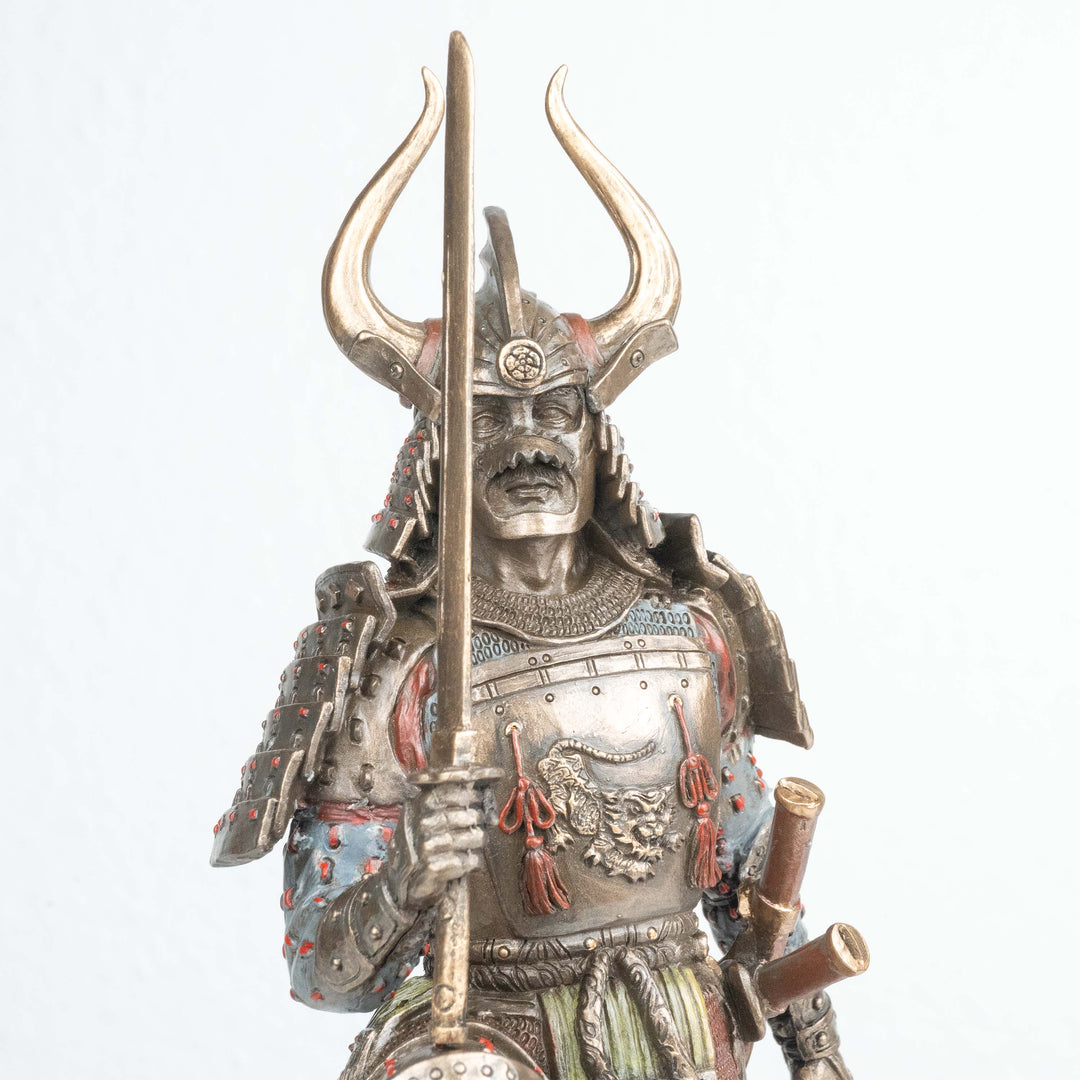 Samurai Krieger (Bronzierte Skulptur aus Kunstharz)