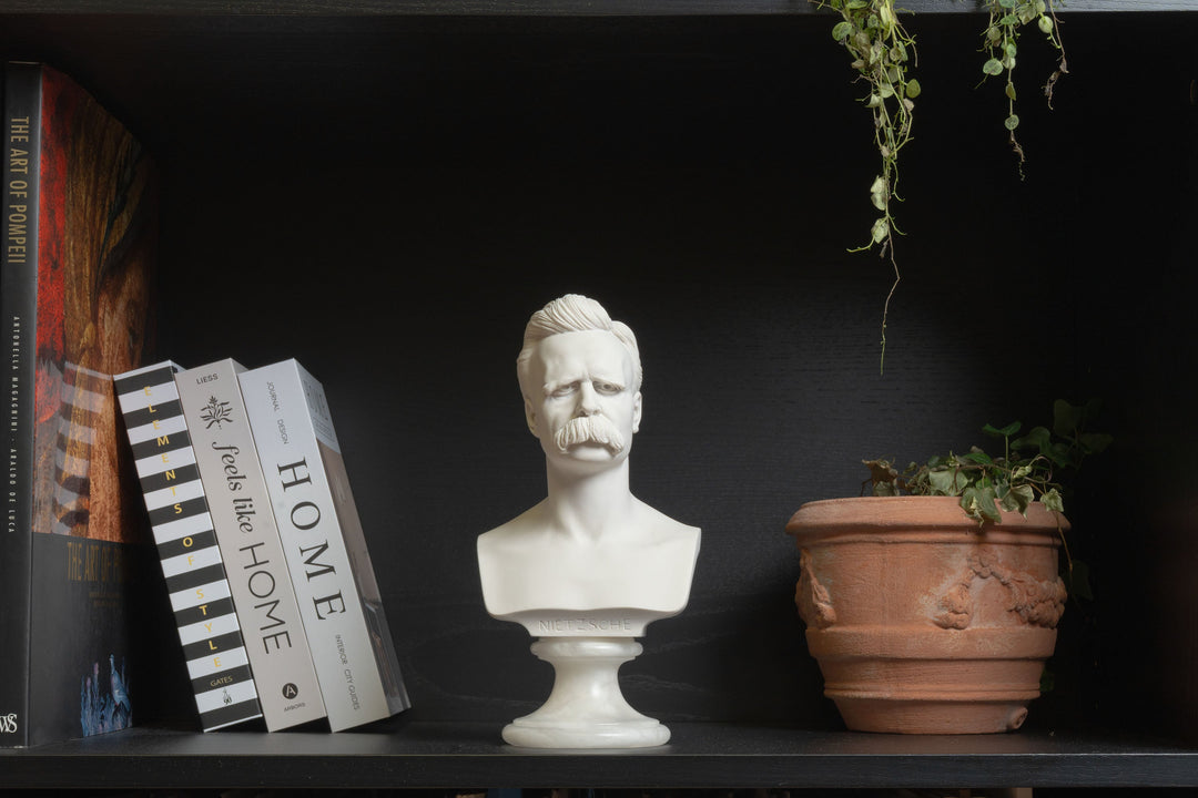 Friedrich Nietzsche Bust — Architekt des Modernen Existenzialismus