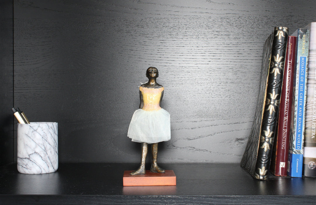 Kleine Tänzerin Statue (Bronzierte Skulptur aus Kunstharz)