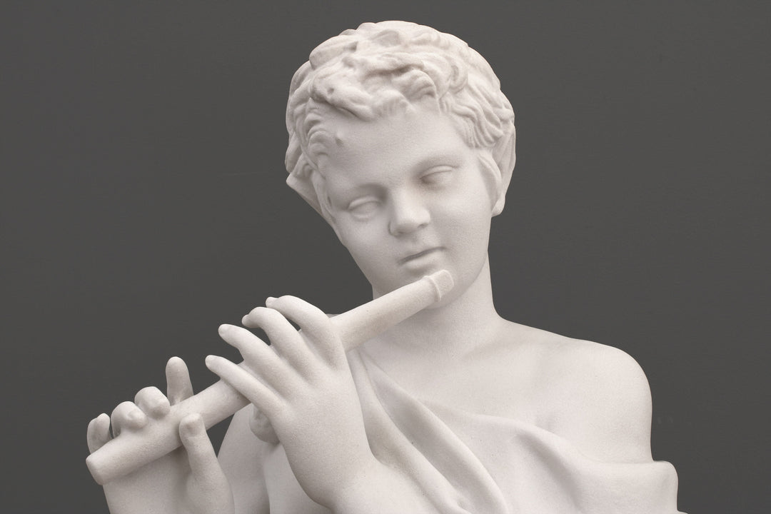 Satyr mit Floete Statue