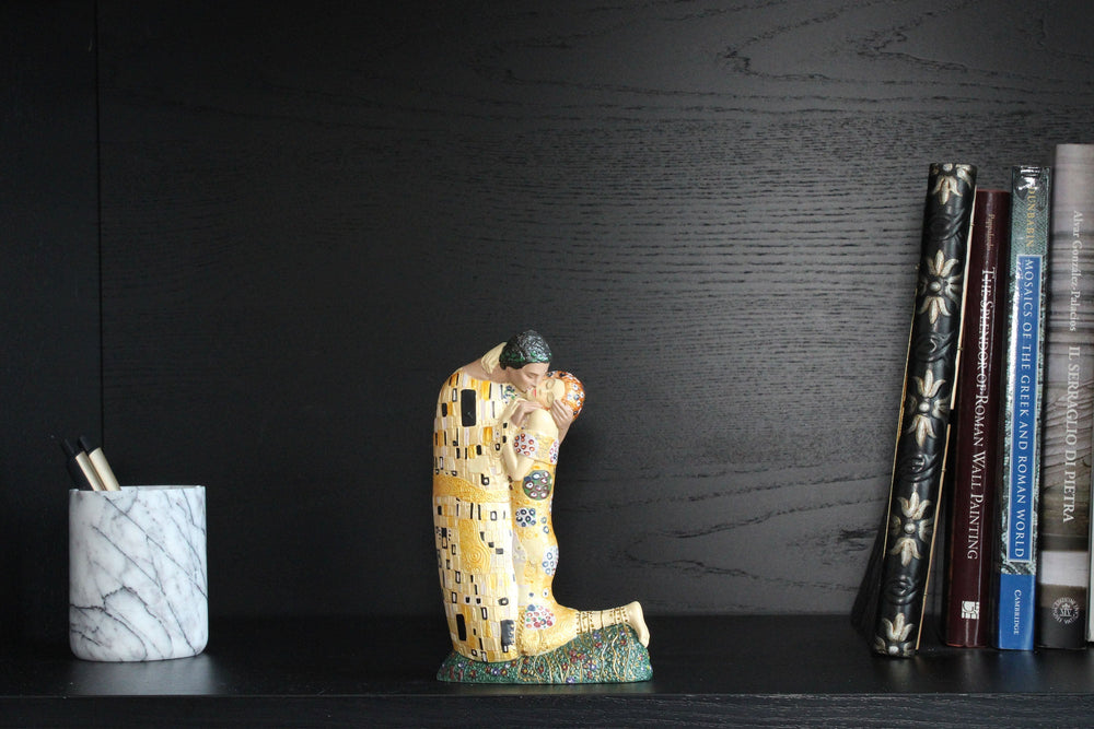 Der Kuss Skulptur von Klimt (Liebespaar Statue)