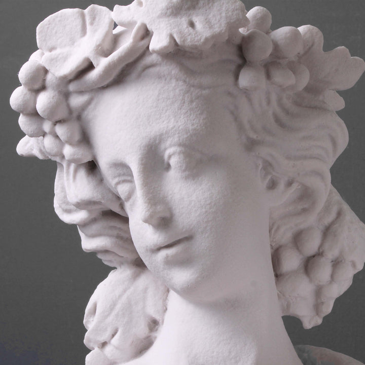 Herbstgoettin Statue (Vier Jahreszeiten)