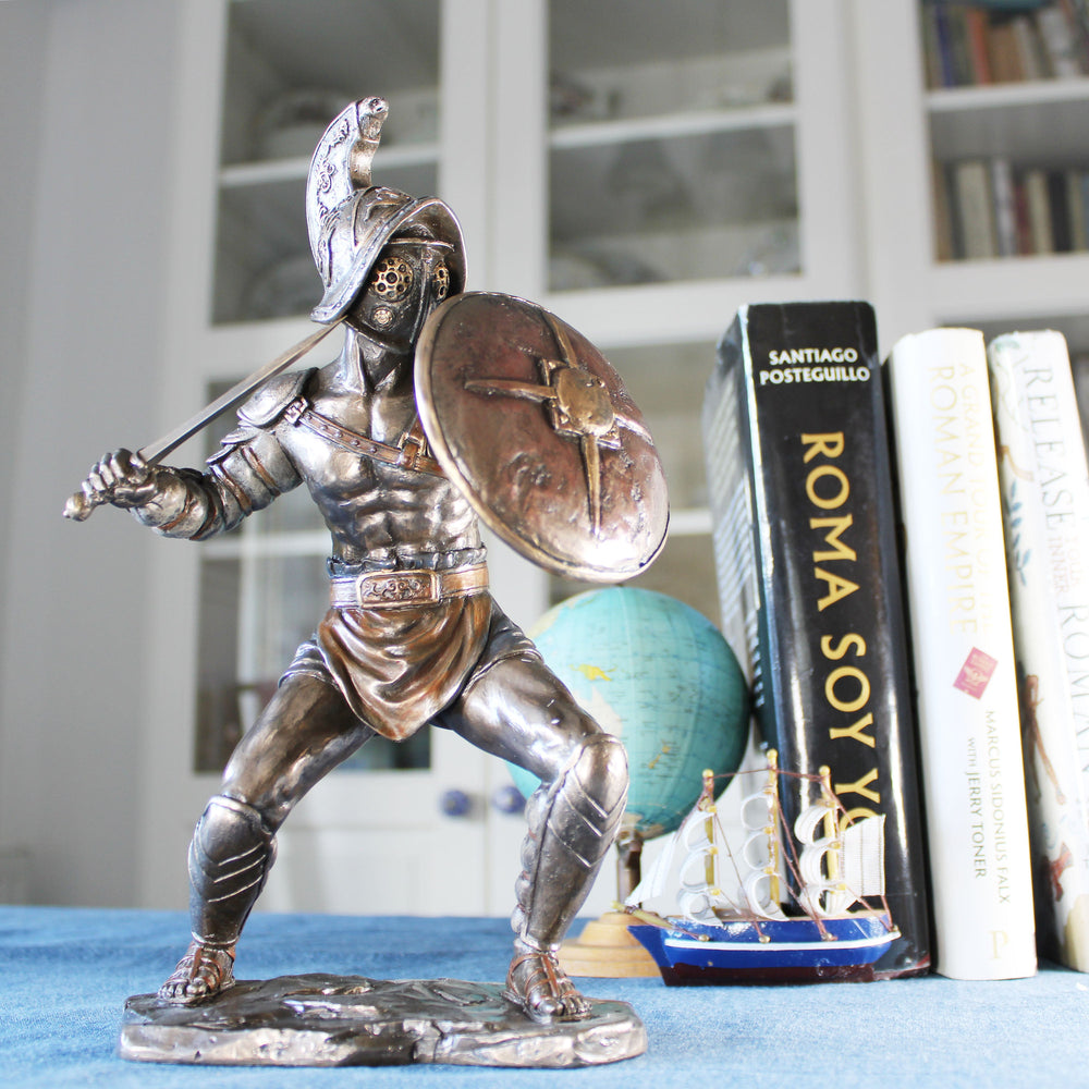 Gladiator (Bronzierte Skulptur aus Kunstharz)
